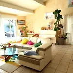 Maison Familiale Entourée De Verdure Près D'arcachon, Plages Et Golfs
