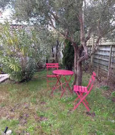 Maison Familiale Entouree De Verdure Pres D'arcachon, Plages Et Golfs *