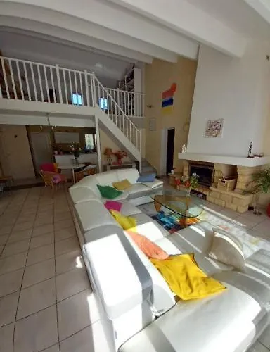 Maison Familiale Entouree De Verdure Pres D'arcachon, Plages Et Golfs